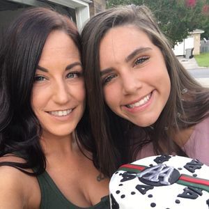 Meet your Posher, Tonya